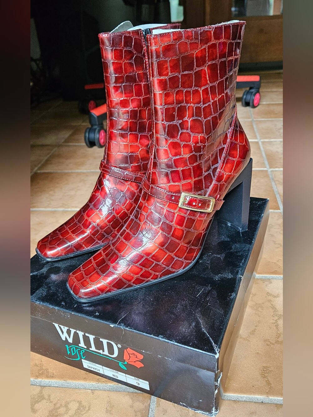 NWB Wild Rose Red Croc Embossed Boots Block Heel Square Toe Size 9 Mid-Calf